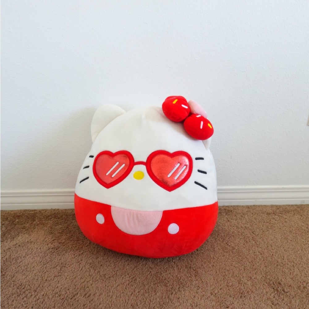 Hello Kitty Sqishmallow